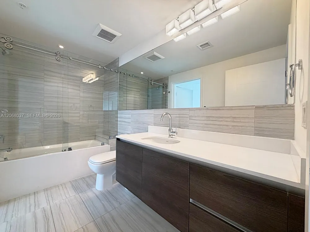 301 Altara Ave #609 Coral Gables, FL 33146