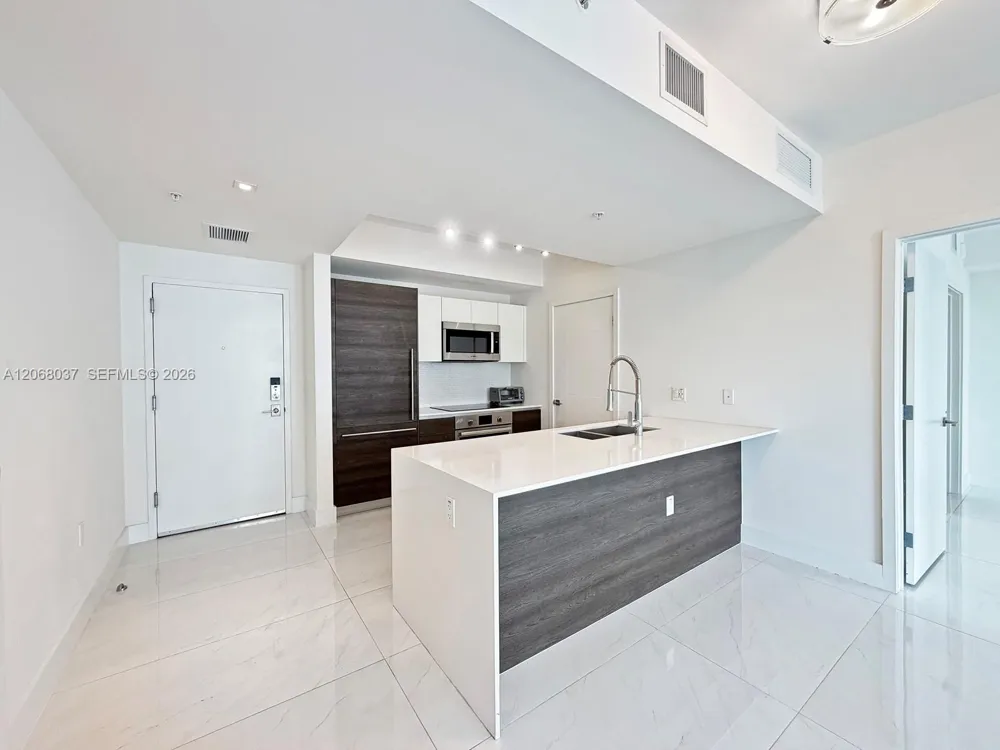301 Altara Ave #609 Coral Gables, FL 33146