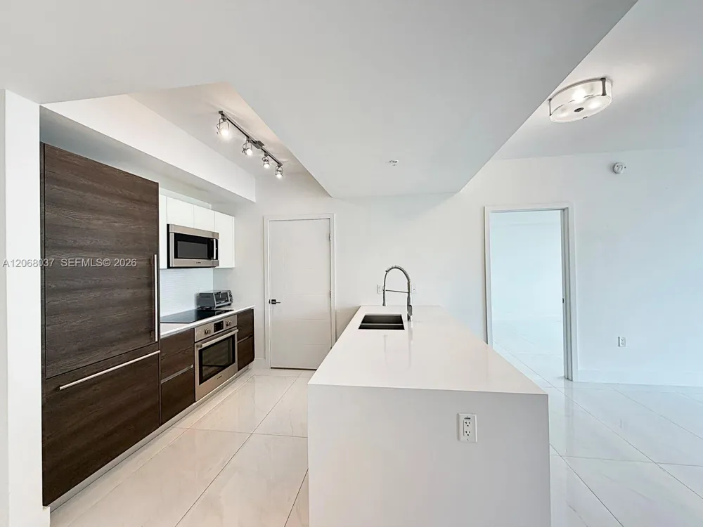 301 Altara Ave #609 Coral Gables, FL 33146