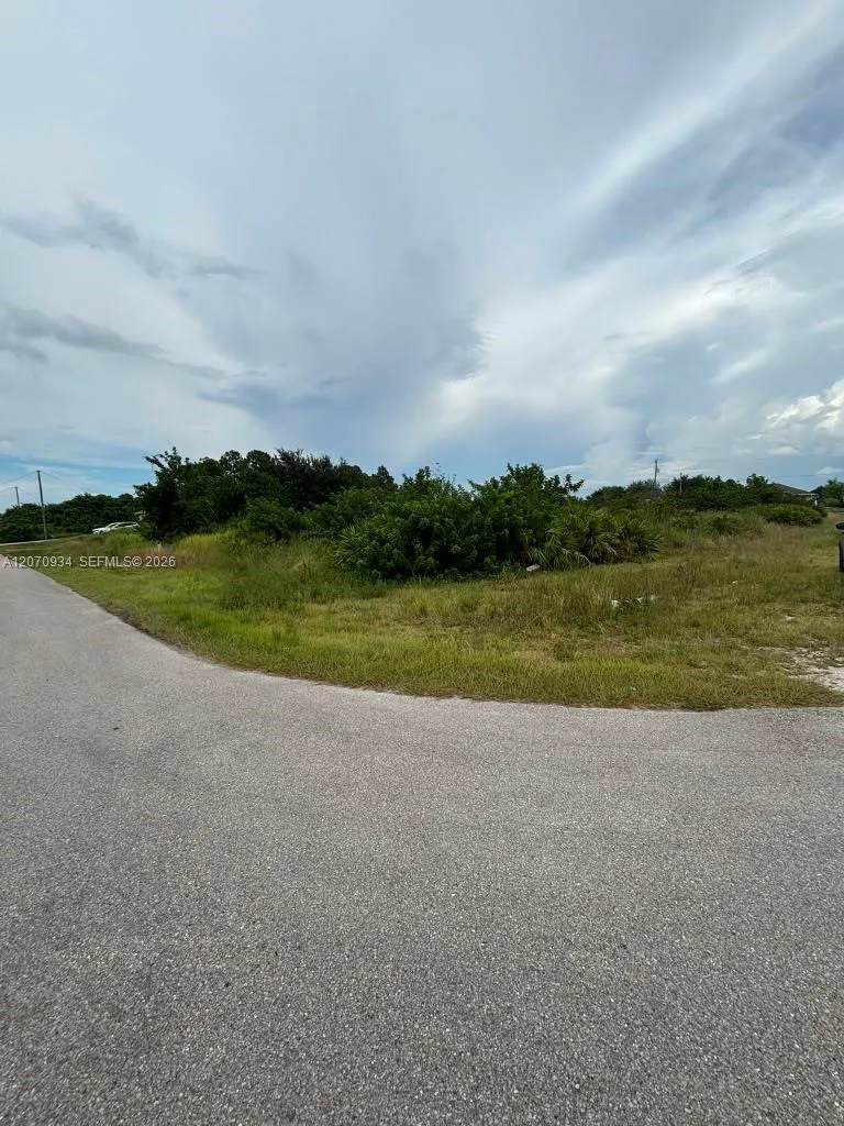1609 Flora Ave S Lehigh Acres, FL 33976