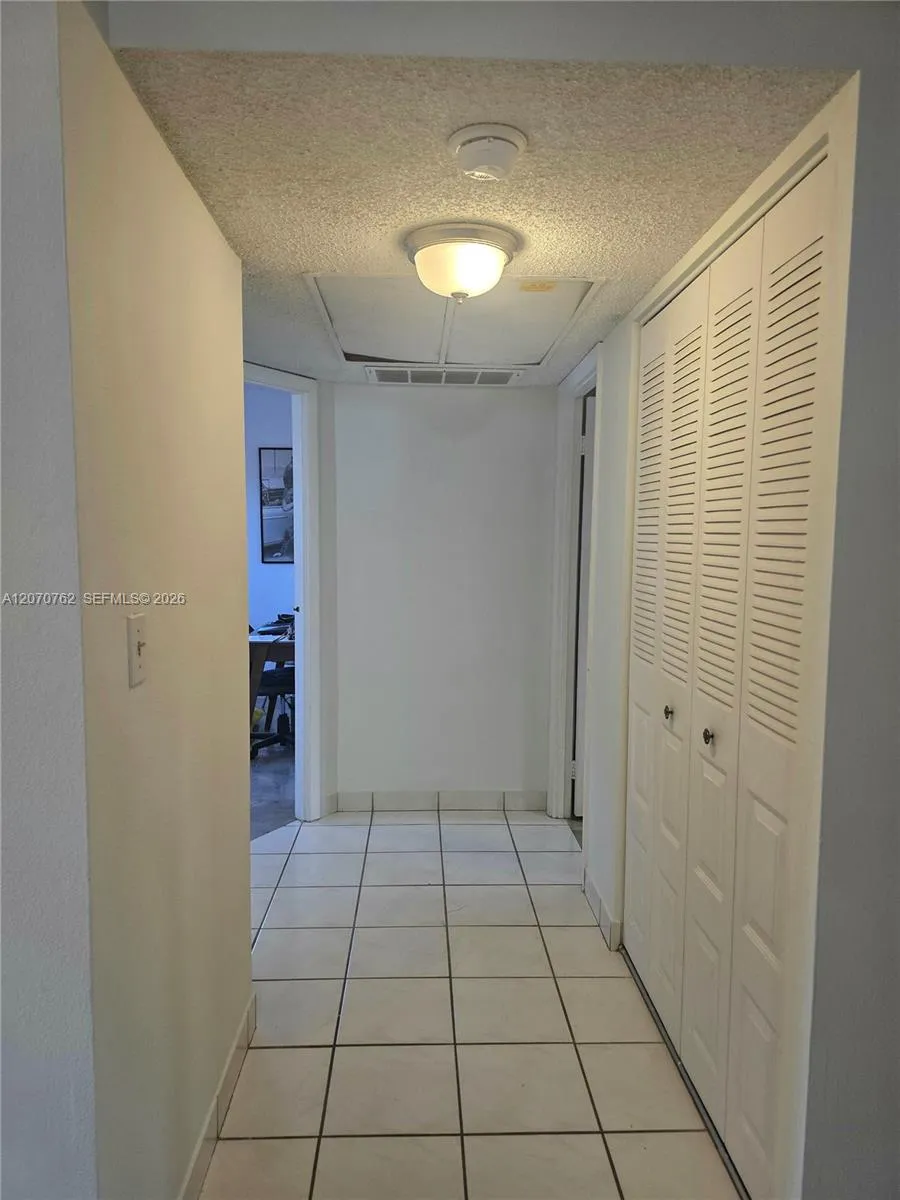 3405 NW 48th Ave #601 Lauderdale Lakes, FL 33319