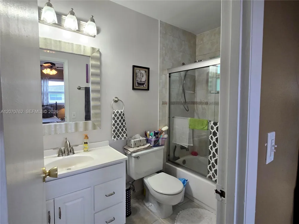 3405 NW 48th Ave #601 Lauderdale Lakes, FL 33319