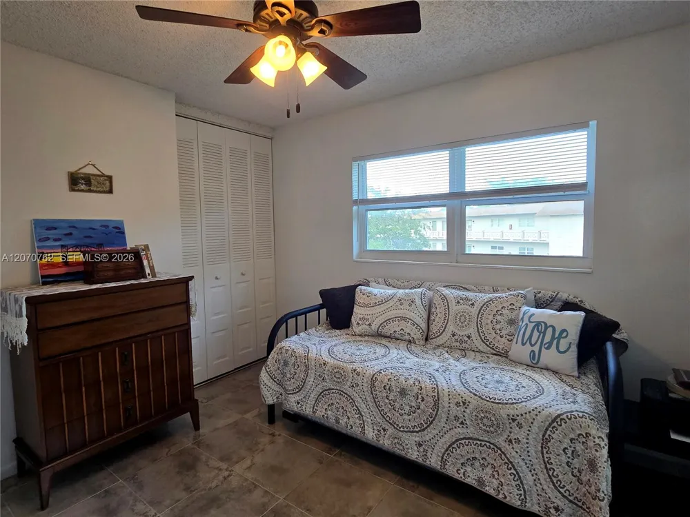 3405 NW 48th Ave #601 Lauderdale Lakes, FL 33319