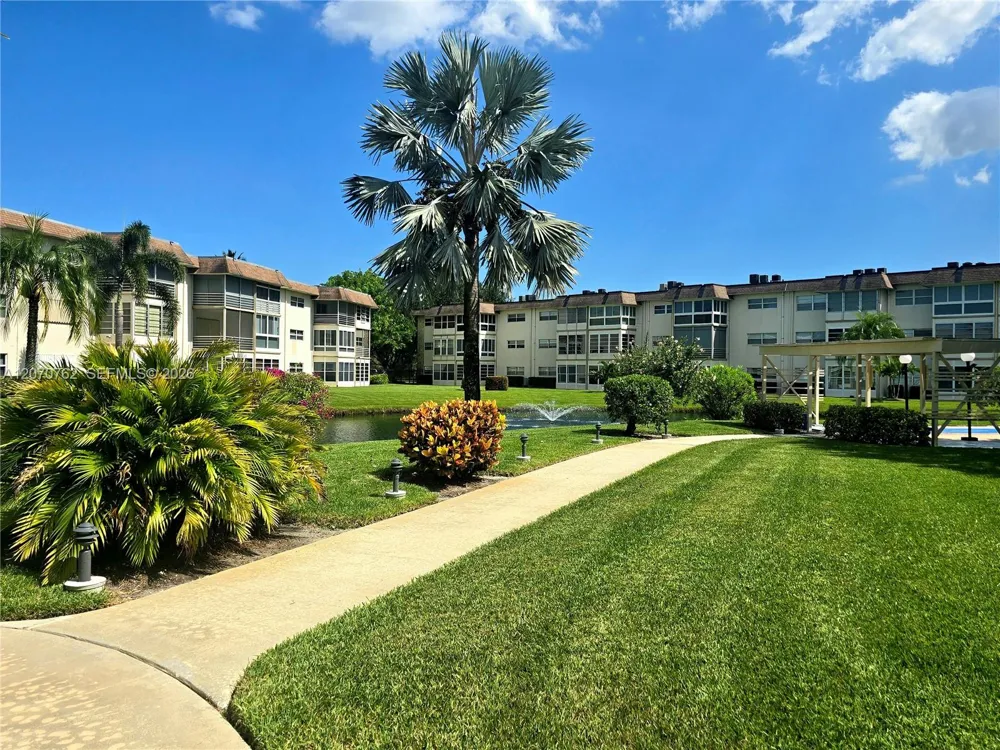 3405 NW 48th Ave #601 Lauderdale Lakes, FL 33319