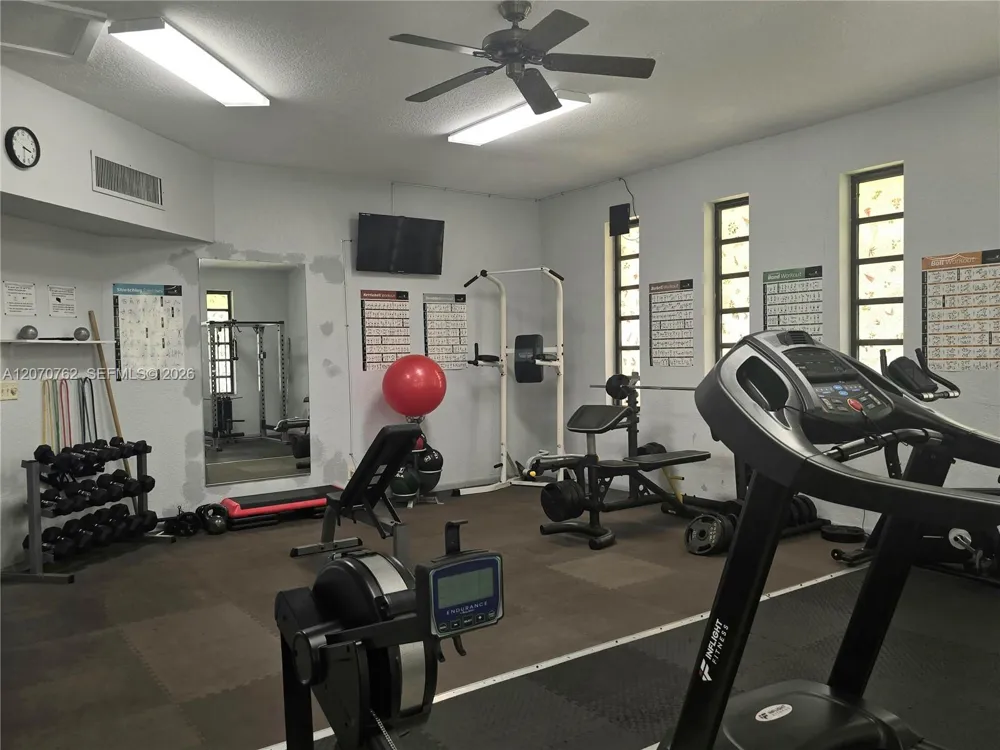 3405 NW 48th Ave #601 Lauderdale Lakes, FL 33319
