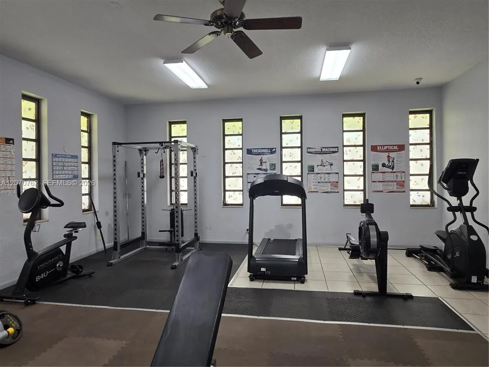3405 NW 48th Ave #601 Lauderdale Lakes, FL 33319