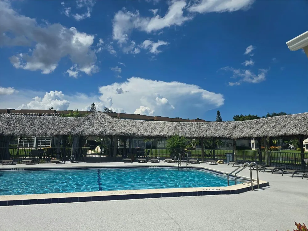 3405 NW 48th Ave #601 Lauderdale Lakes, FL 33319