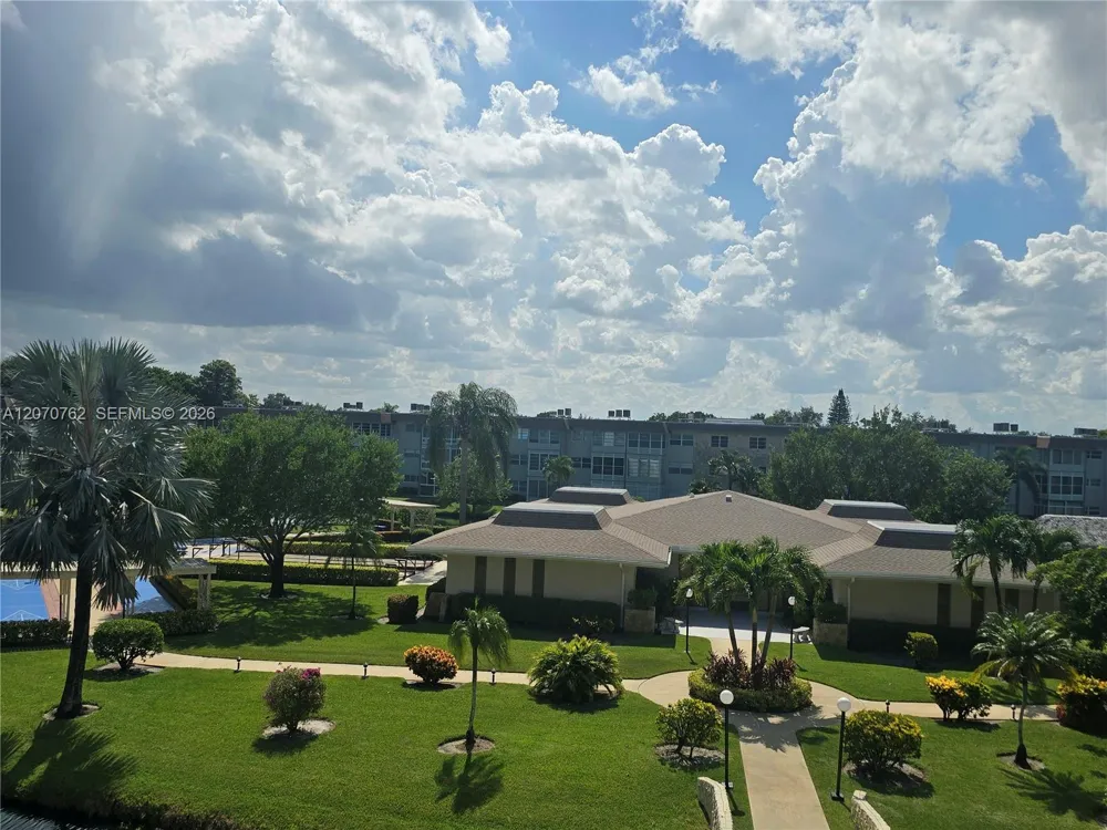 3405 NW 48th Ave #601 Lauderdale Lakes, FL 33319