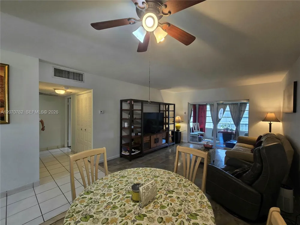 3405 NW 48th Ave #601 Lauderdale Lakes, FL 33319