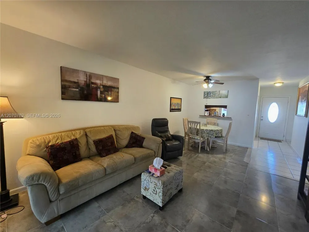 3405 NW 48th Ave #601 Lauderdale Lakes, FL 33319