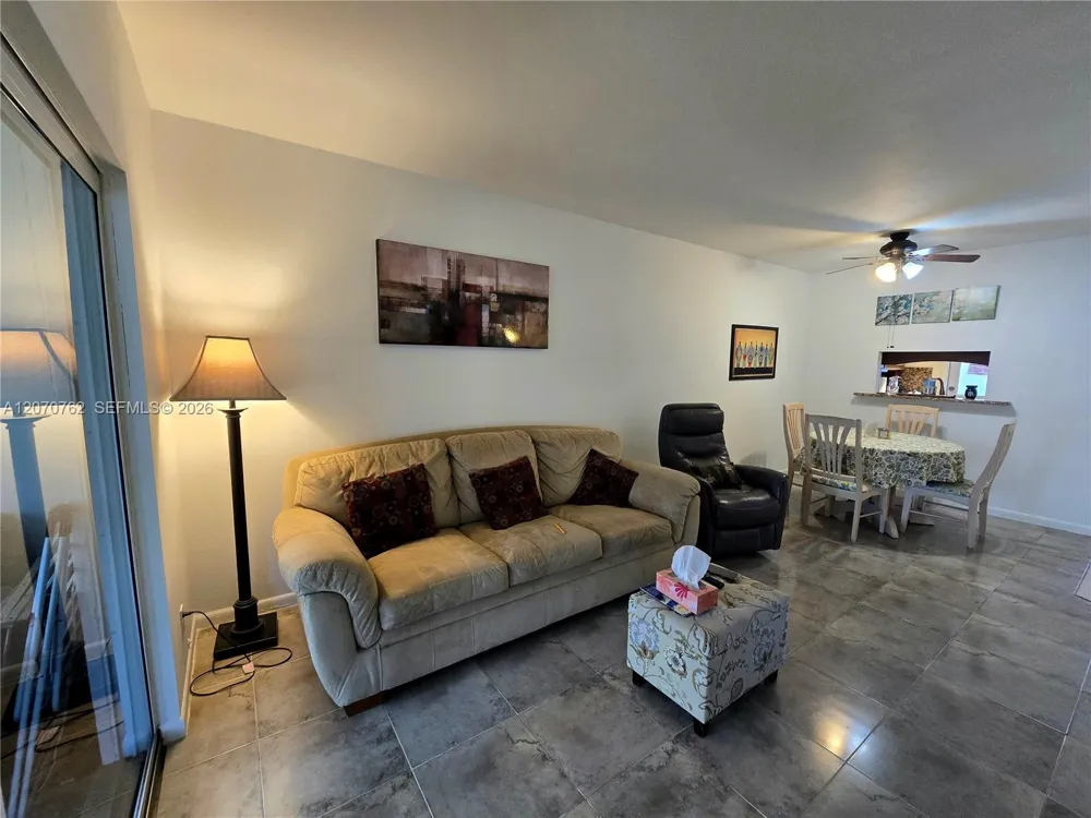 3405 NW 48th Ave #601 Lauderdale Lakes, FL 33319