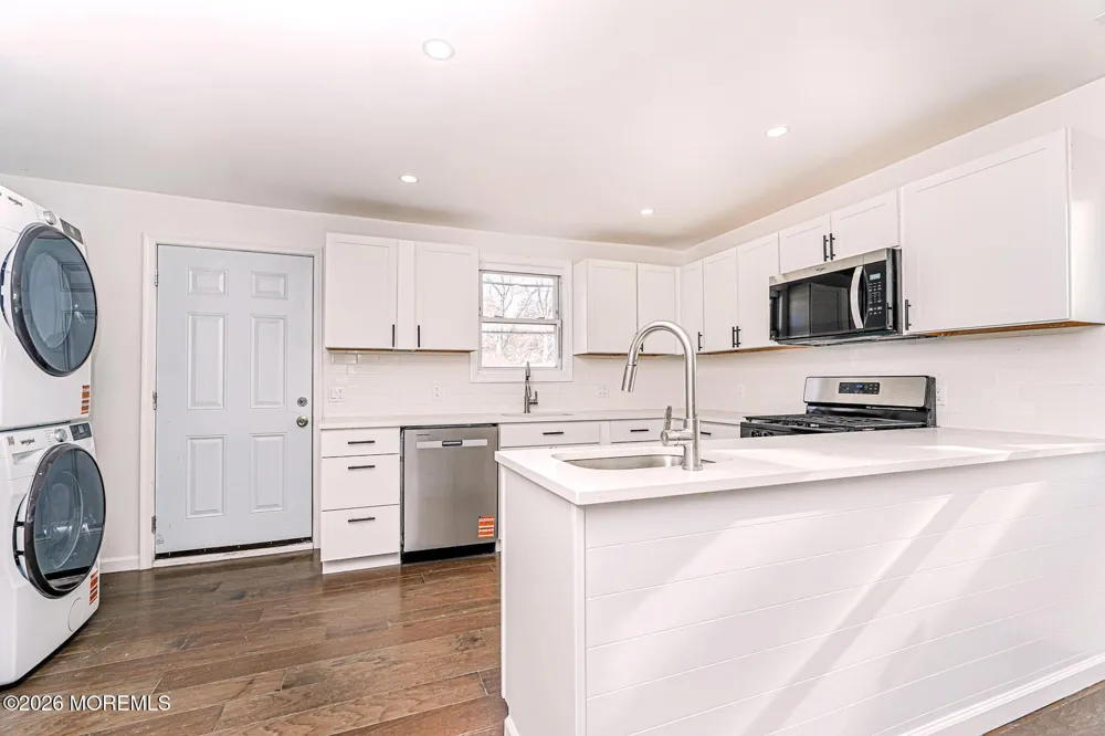 144 Monmouth Road Oakhurst, NJ 07755