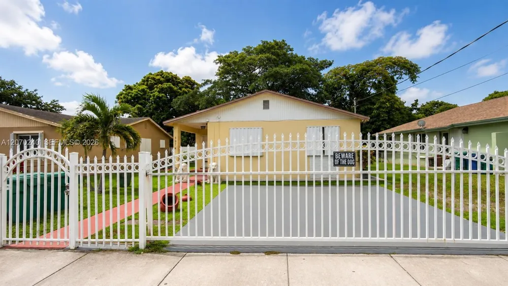 3074 NW 64th St Miami, FL 33147
