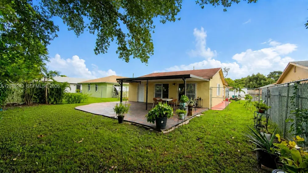 3074 NW 64th St Miami, FL 33147
