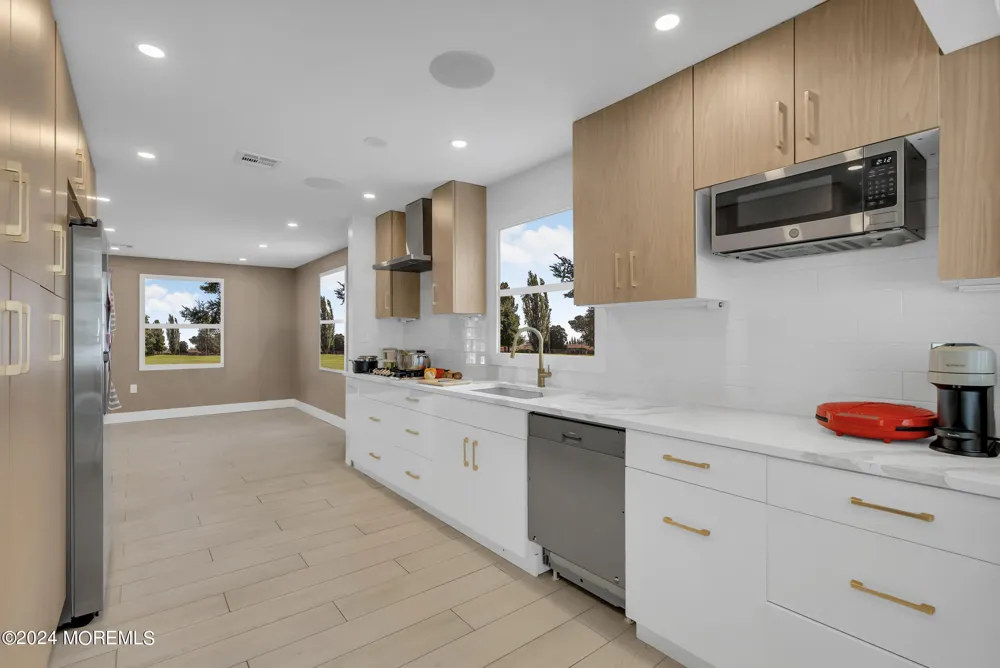 24 Johnston Street Oakhurst, NJ 07755