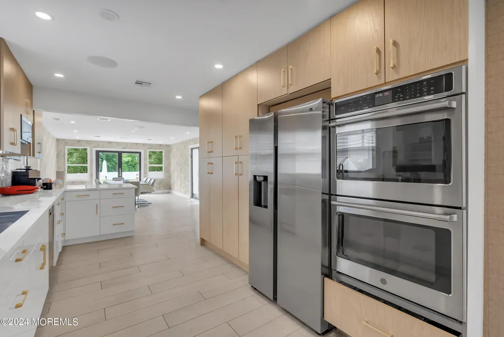 24 Johnston Street Oakhurst, NJ 07755