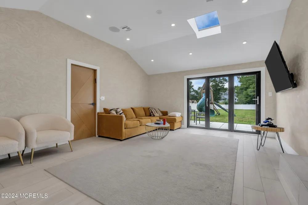 24 Johnston Street Oakhurst, NJ 07755