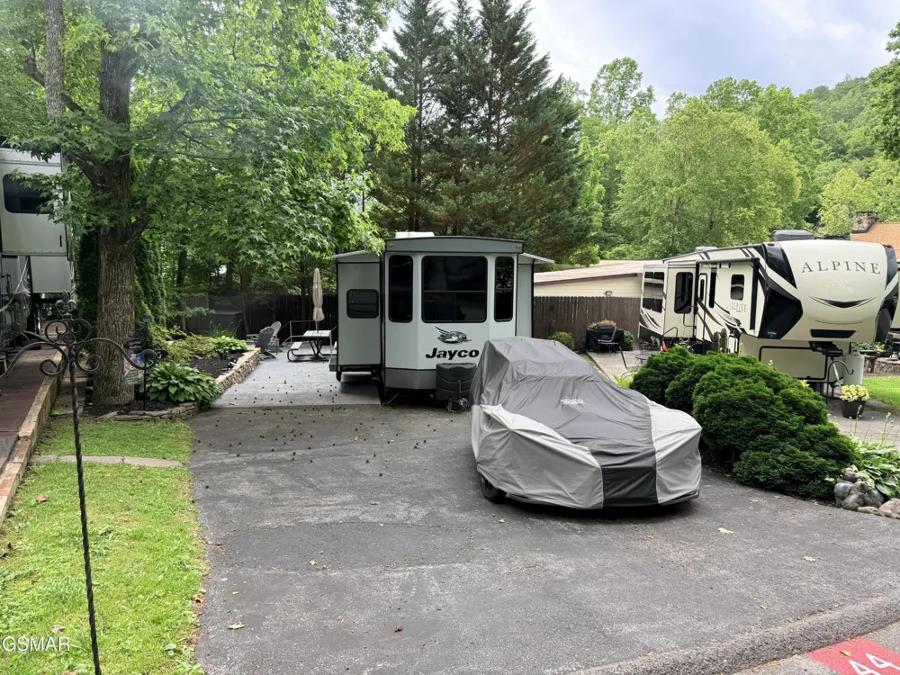 4229 E Parkway Gatlinburg, TN 37738