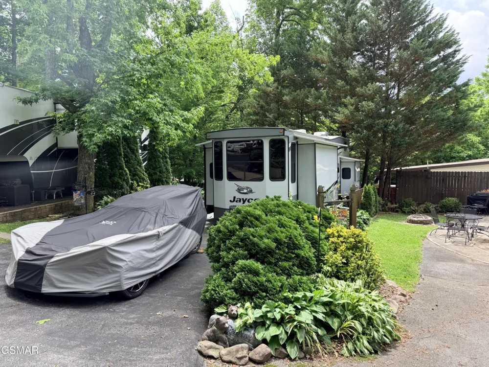 4229 E Parkway Gatlinburg, TN 37738