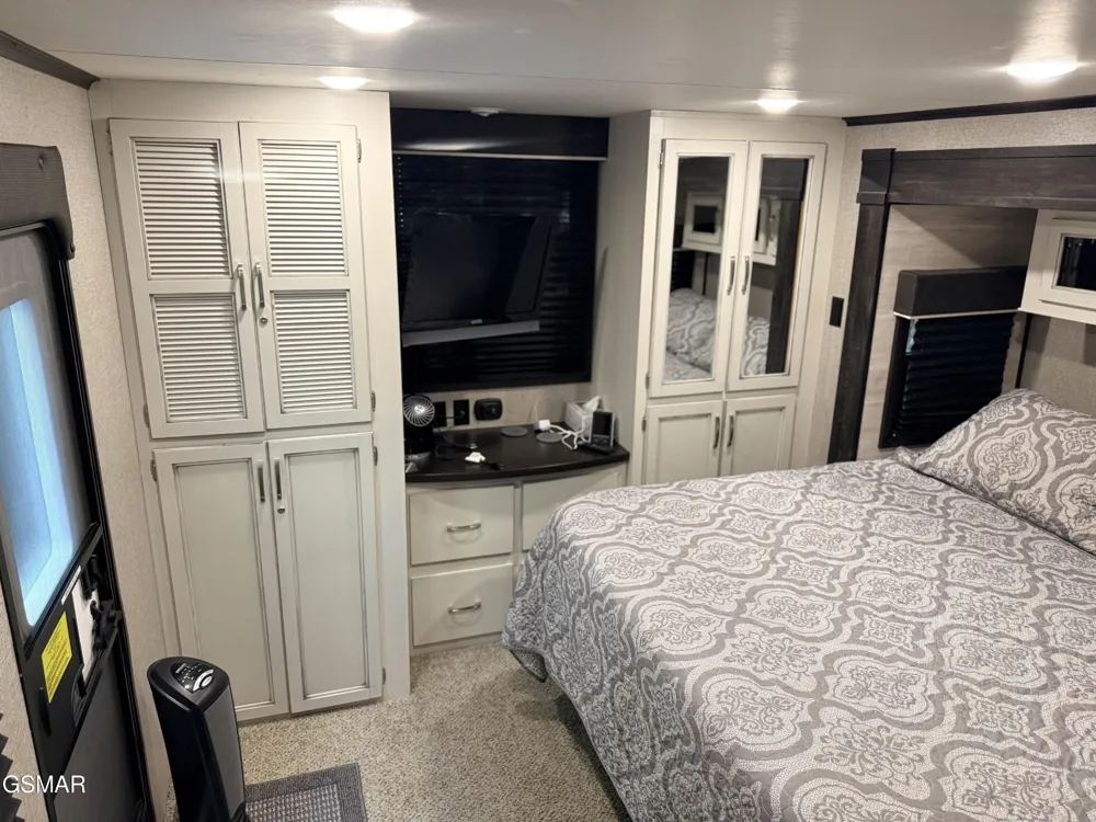 4229 E Parkway Gatlinburg, TN 37738