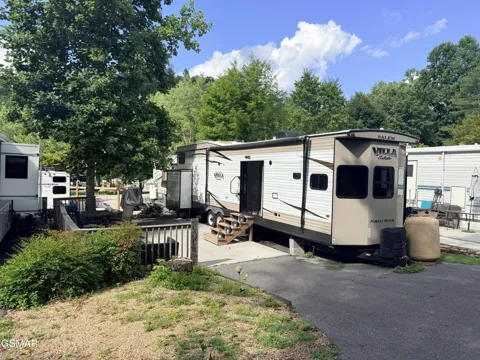 4229 E Parkway #98