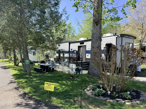 4229 E Parkway #223
