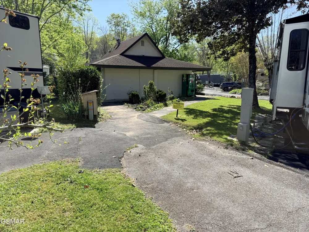 4229 E Parkway Gatlinburg, TN 37738