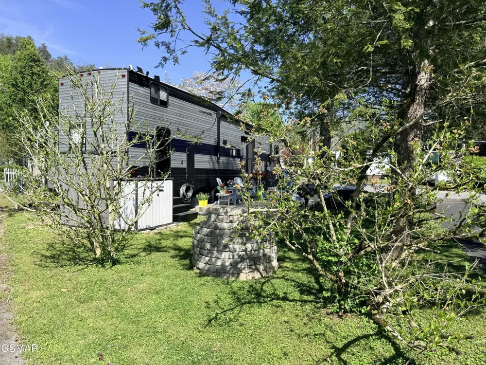 4229 E Parkway Gatlinburg, TN 37738