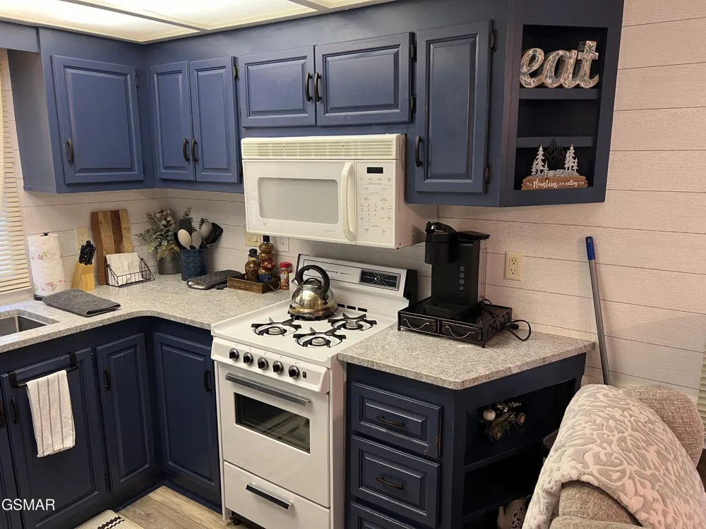4229 E Parkway Gatlinburg, TN 37738