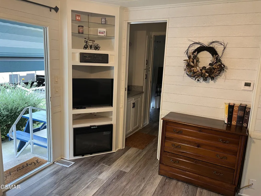 4229 E Parkway Gatlinburg, TN 37738