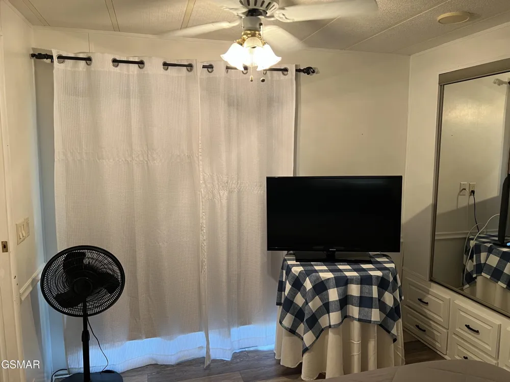 4229 E Parkway Gatlinburg, TN 37738