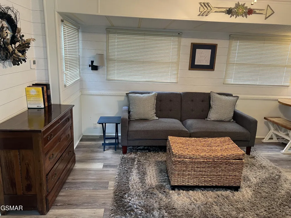 4229 E Parkway Gatlinburg, TN 37738