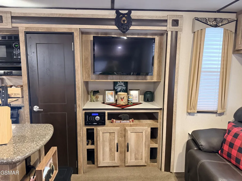 4229 E Parkway Gatlinburg, TN 37738