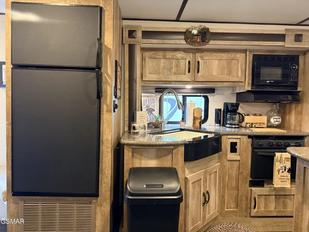 4229 E Parkway Gatlinburg, TN 37738