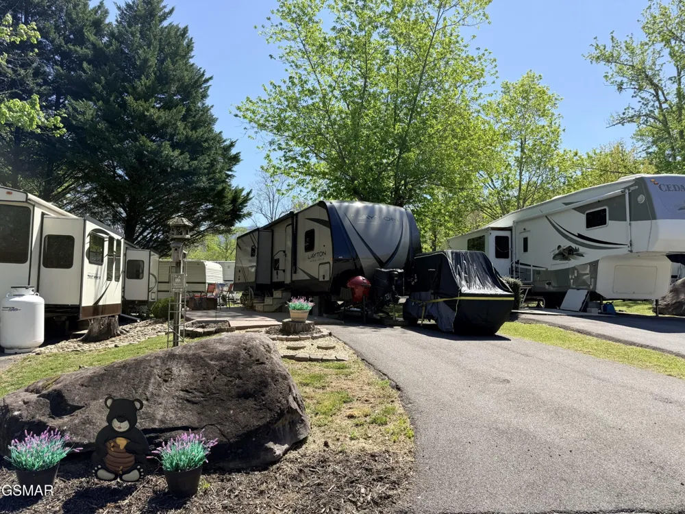 4229 E Parkway Gatlinburg, TN 37738