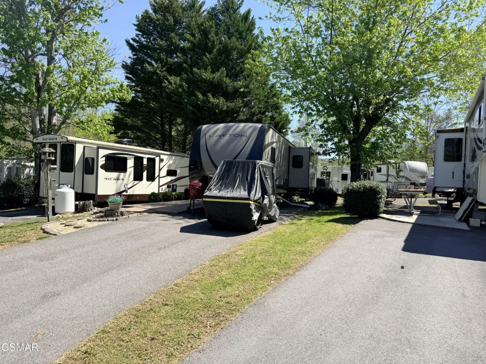 4229 E Parkway Gatlinburg, TN 37738