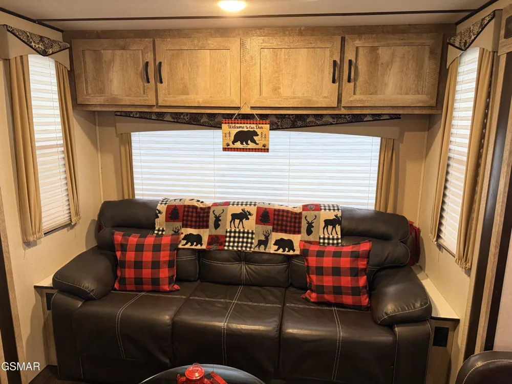 4229 E Parkway Gatlinburg, TN 37738