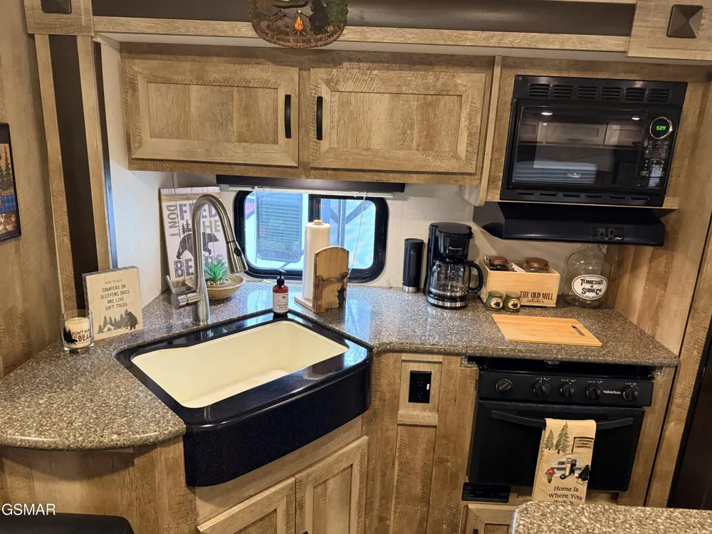 4229 E Parkway Gatlinburg, TN 37738