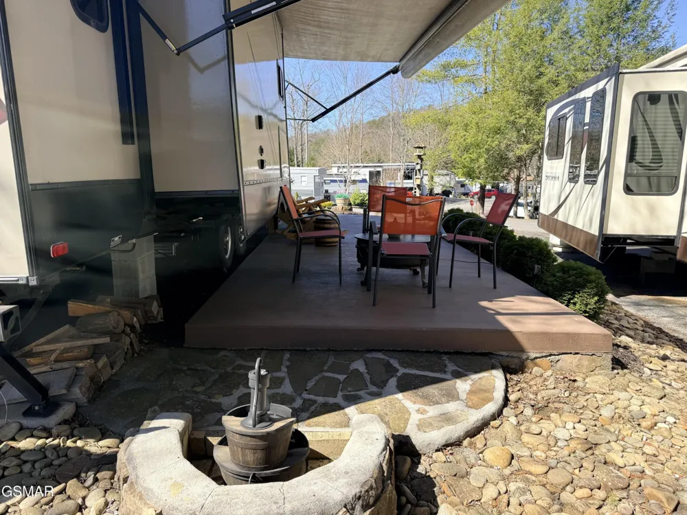 4229 E Parkway Gatlinburg, TN 37738