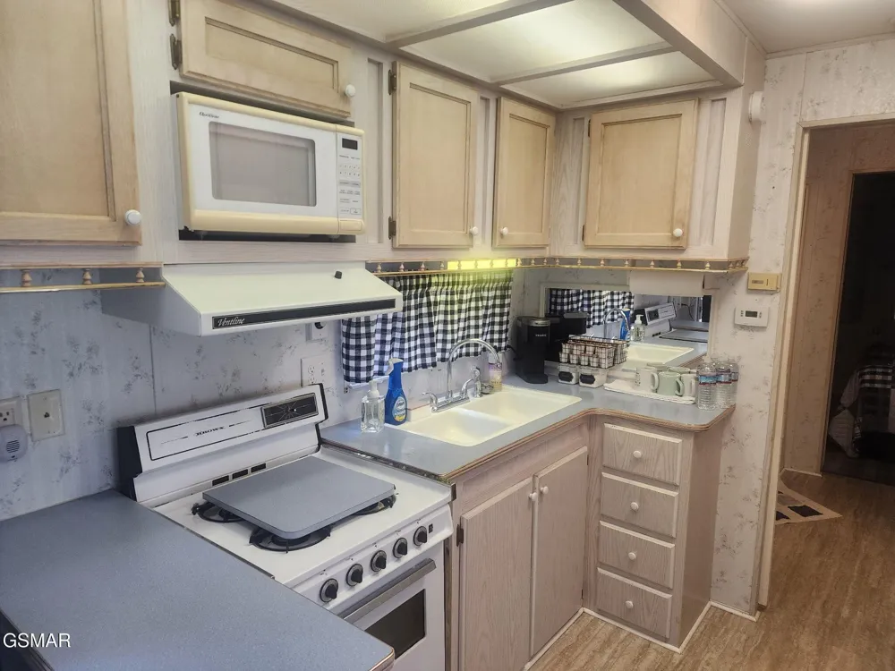 4229 E Parkway Gatlinburg, TN 37738