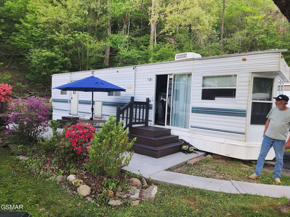 4229 E Parkway Gatlinburg, TN 37738