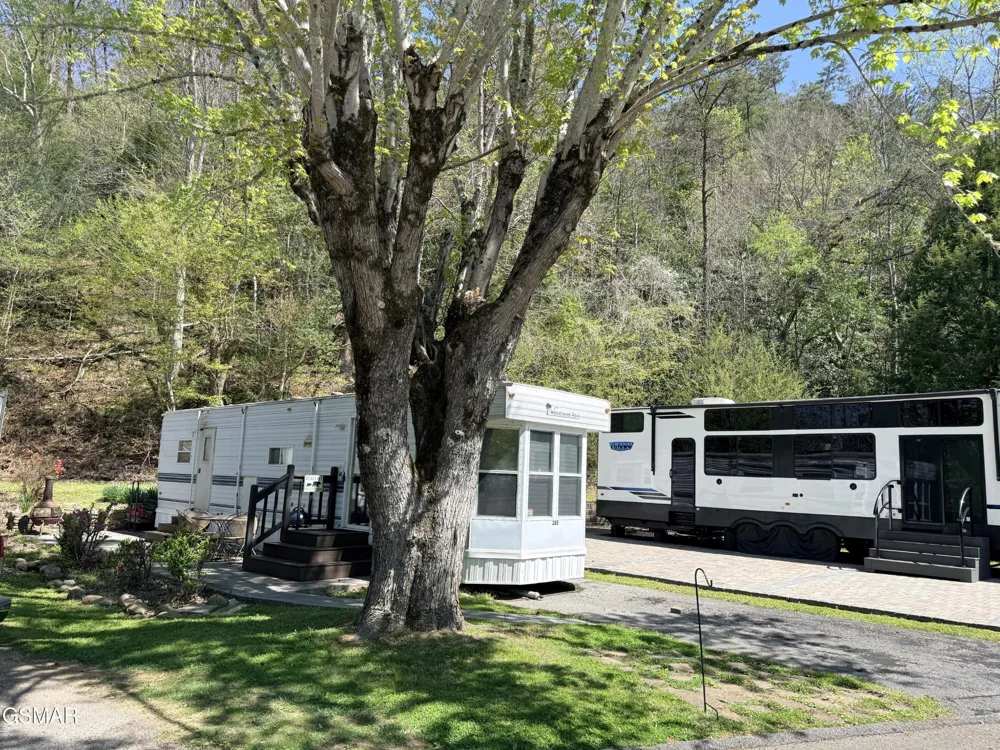 4229 E Parkway Gatlinburg, TN 37738
