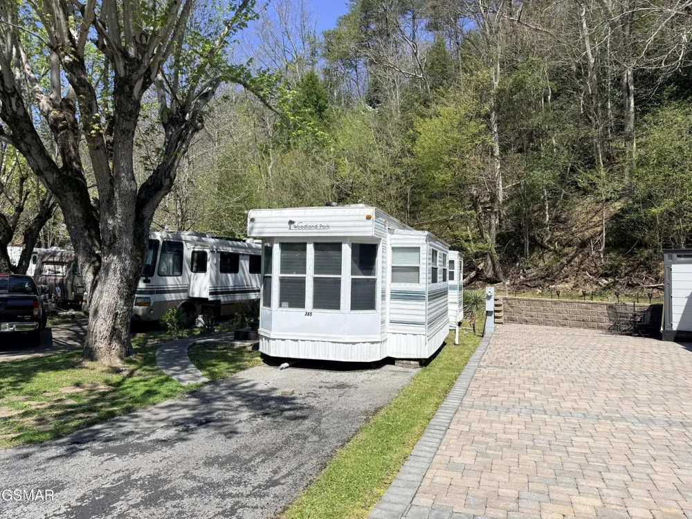 4229 E Parkway Gatlinburg, TN 37738