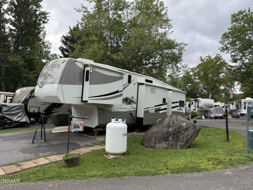4229 E Parkway Gatlinburg, TN 37738