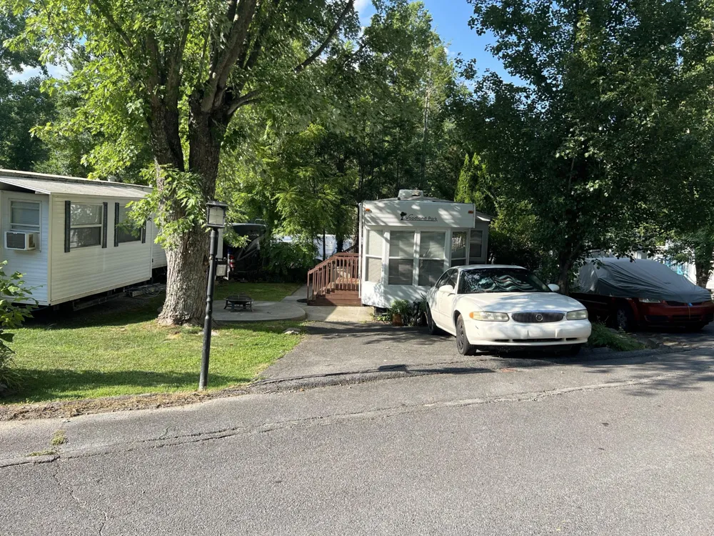 4229 E Parkway Gatlinburg, TN 37738