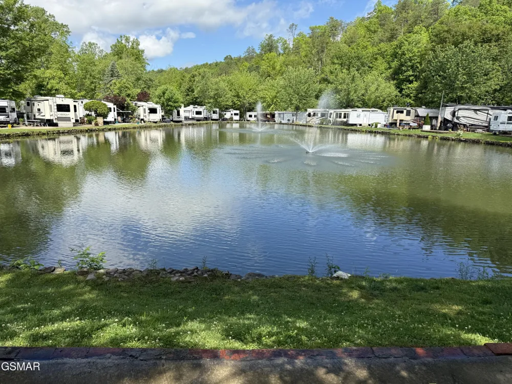 4229 E Parkway Gatlinburg, TN 37738