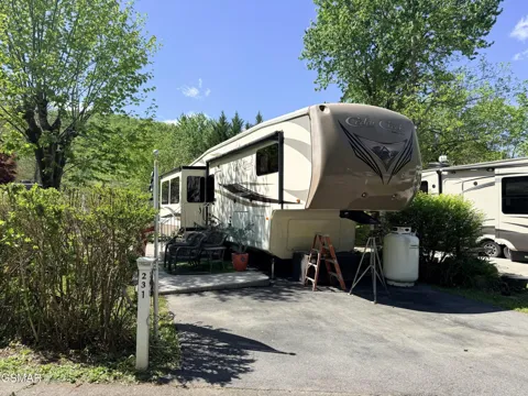4229 E Parkway #231