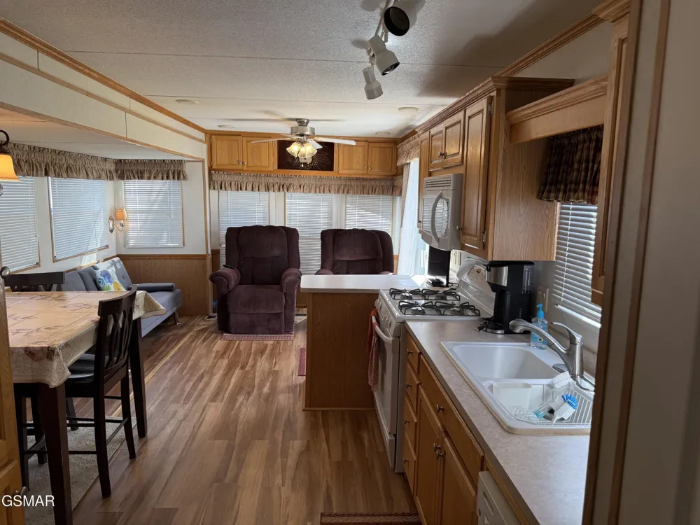 4229 E Parkway Gatlinburg, TN 37738