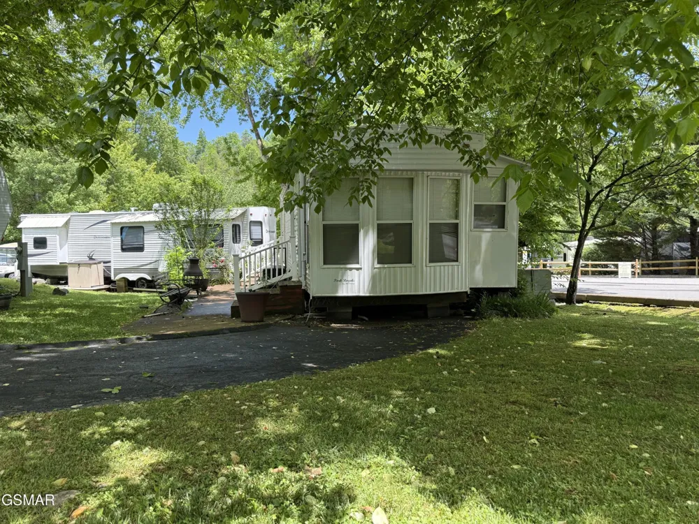 4229 E Parkway Gatlinburg, TN 37738