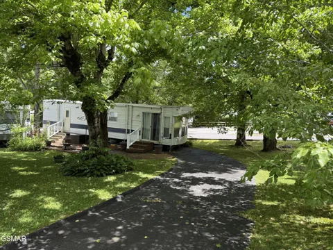 4229 E Parkway #10